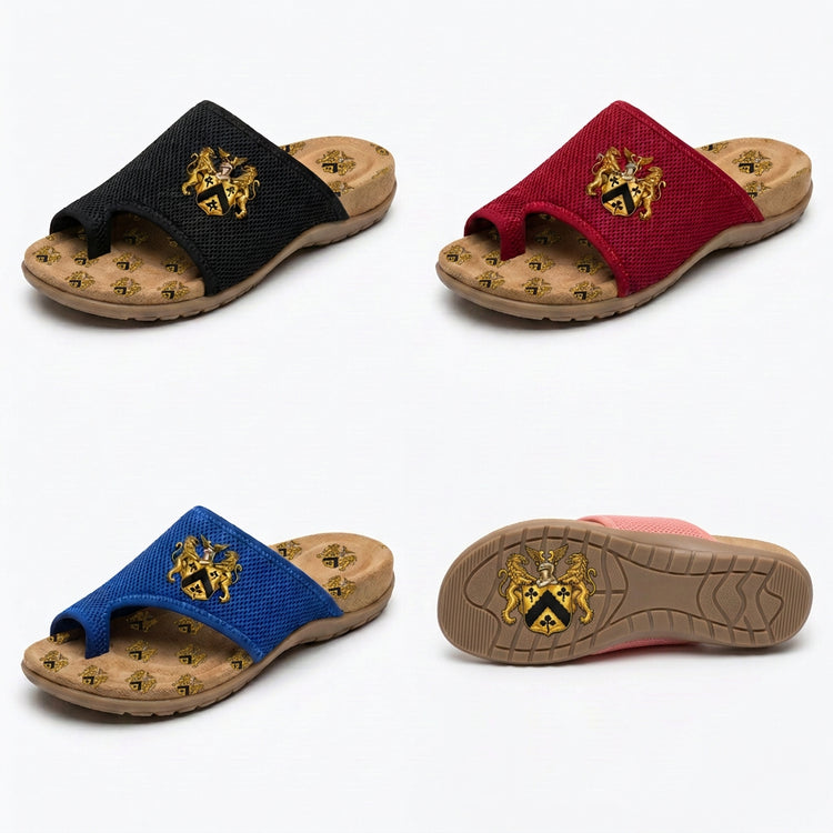 Orthopedic toe-ring sandals with Lion&