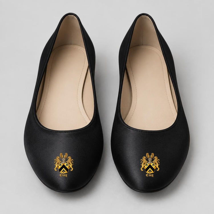 Ballerina flats with Clay crest on the toe